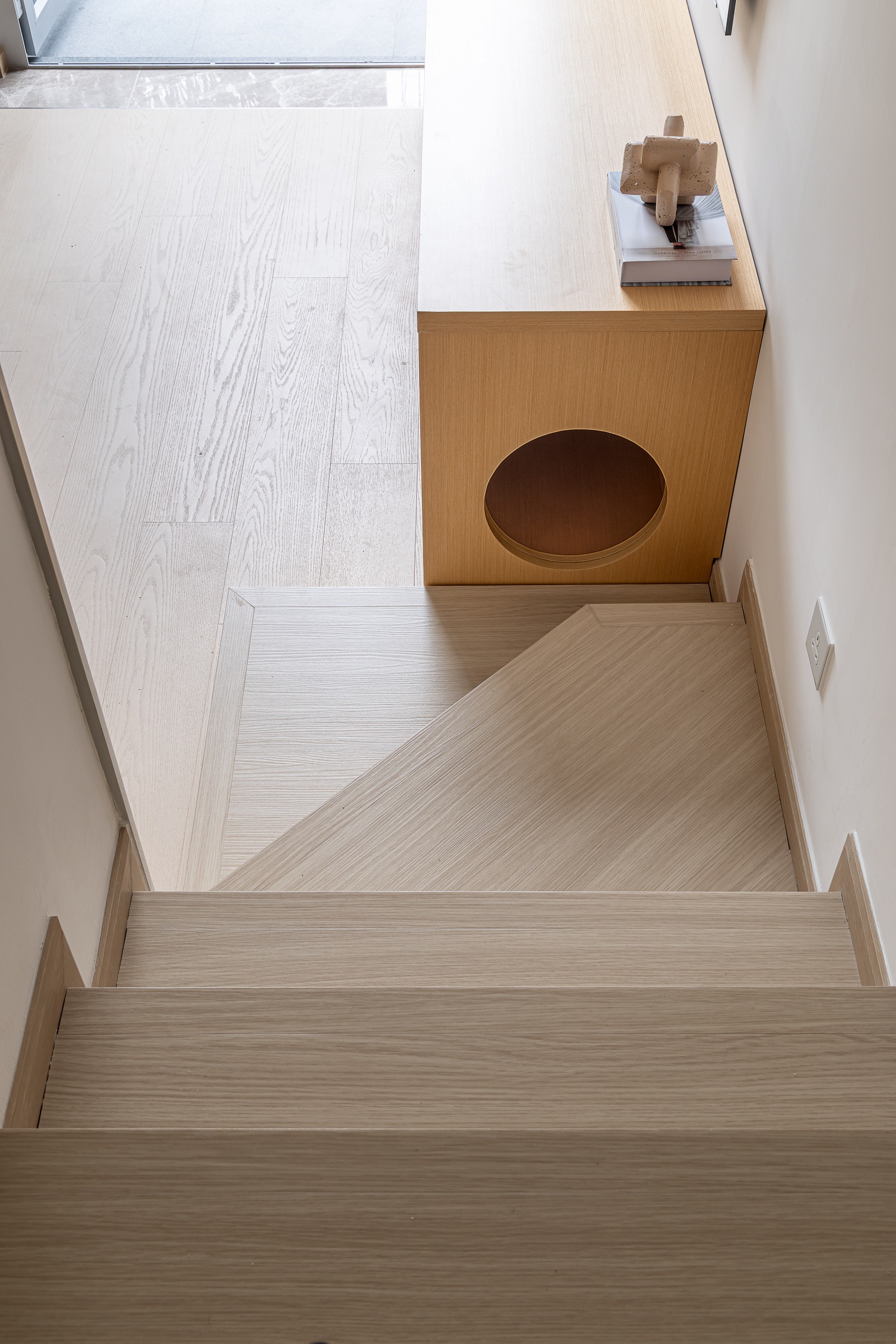 訂造傢俬, 室內設計, 新樓設計, 室內裝修, 白紙設計研究所, interiordesign, 親海駅, 全屋裝修, 廚房設計, 浴室設計, 貓屋設計, 全屋工程, home design, home interior